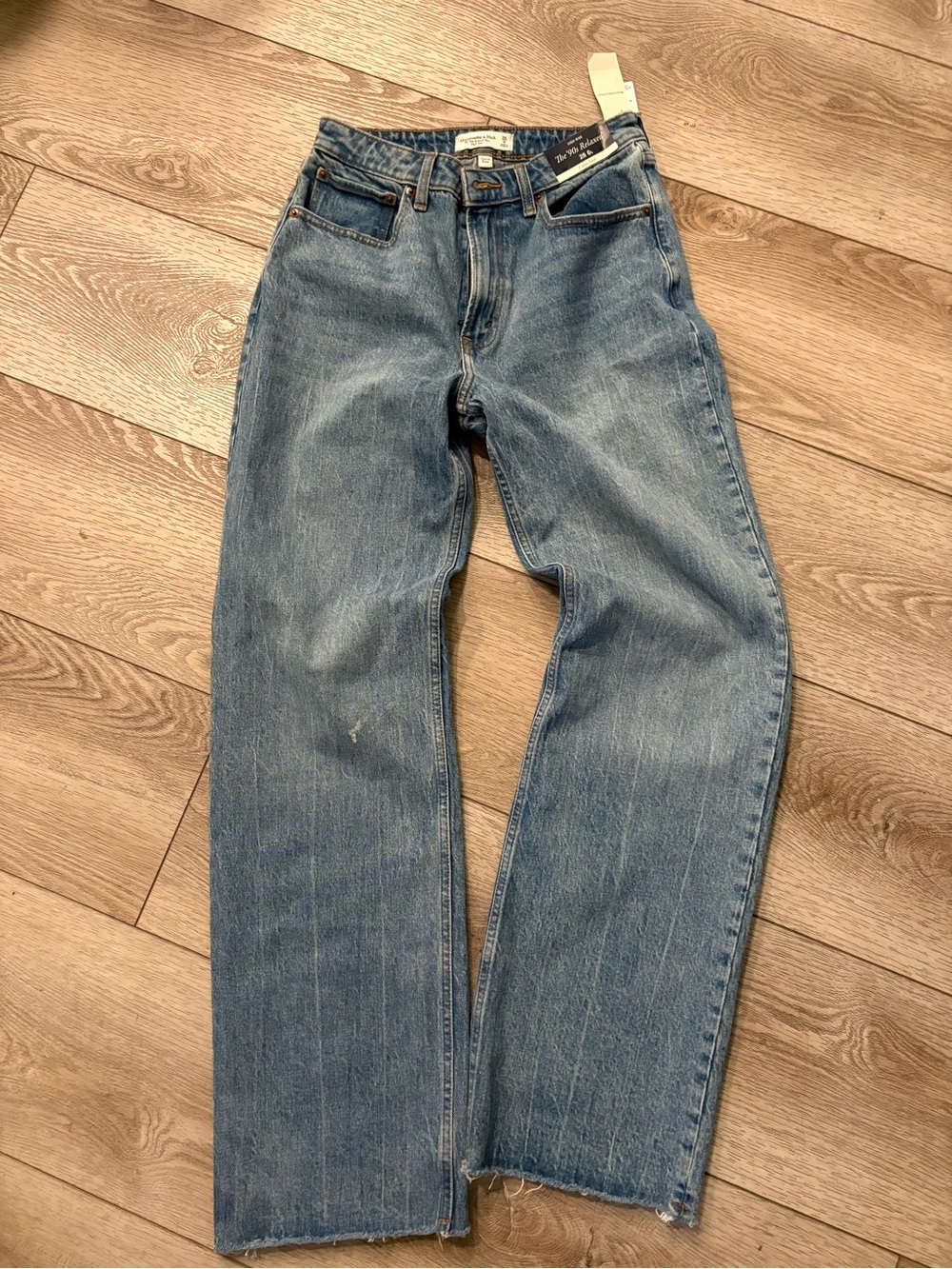 Women’s abercrombie brand new 90s relaxed Straight-Leg Jeans